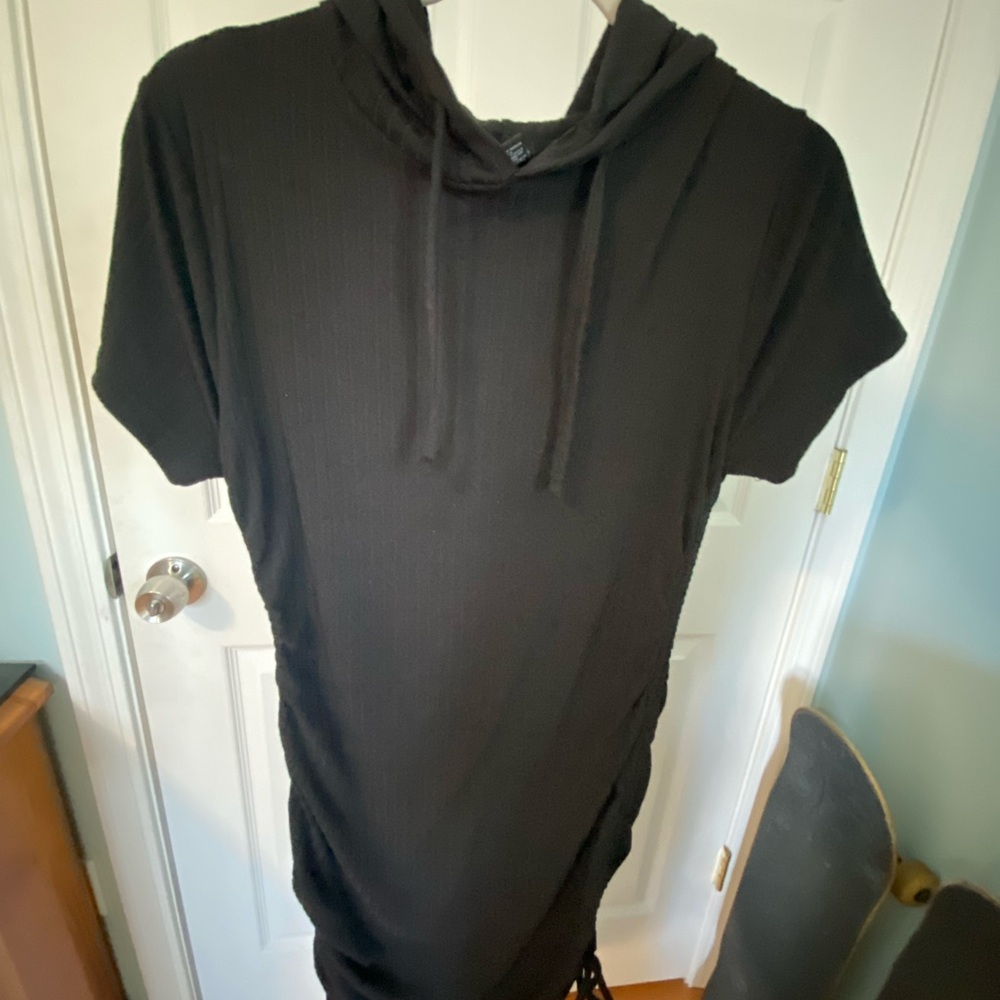 Black Hooded Short Sleeve Dress